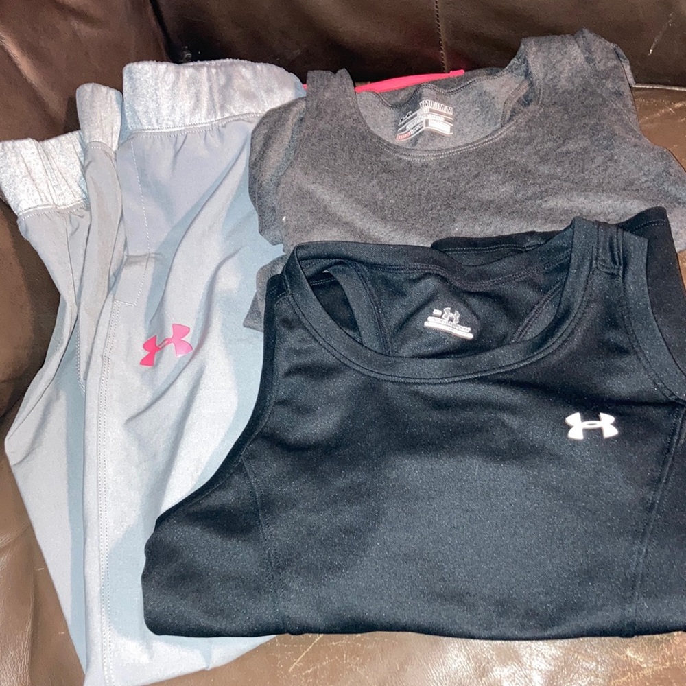 Girls Under Armour lot size M